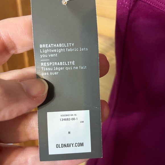 Old Navy Active medium yoga top - Picture 5 of 5